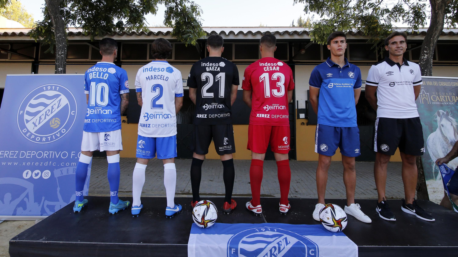Imágenes de la presentación de las camisetas del Xerez DFC en la Yeguada de la Cartuja