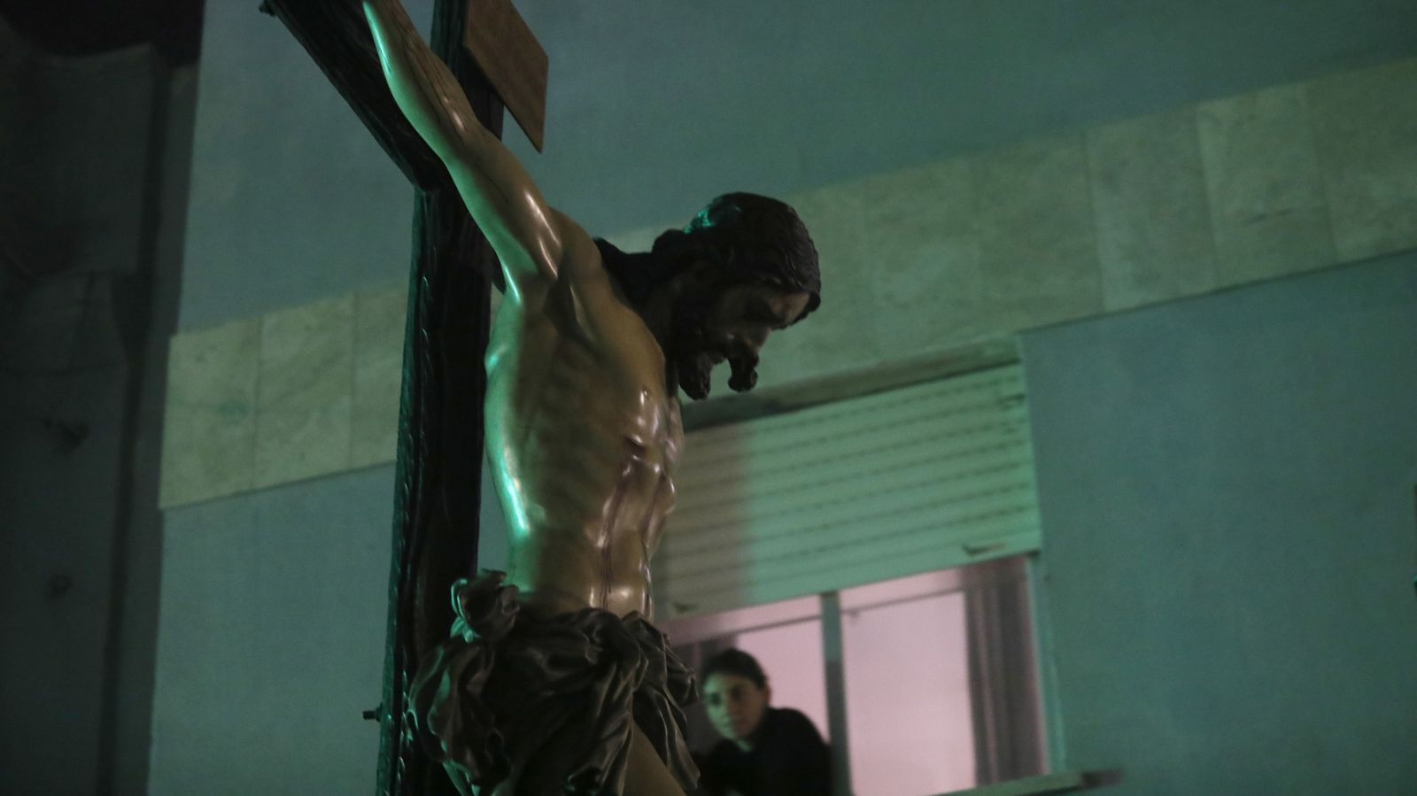 Fotos del Lunes Santo en La Línea: Cristo de la Esperanza y María Santísima de la Concepción (Silencio)