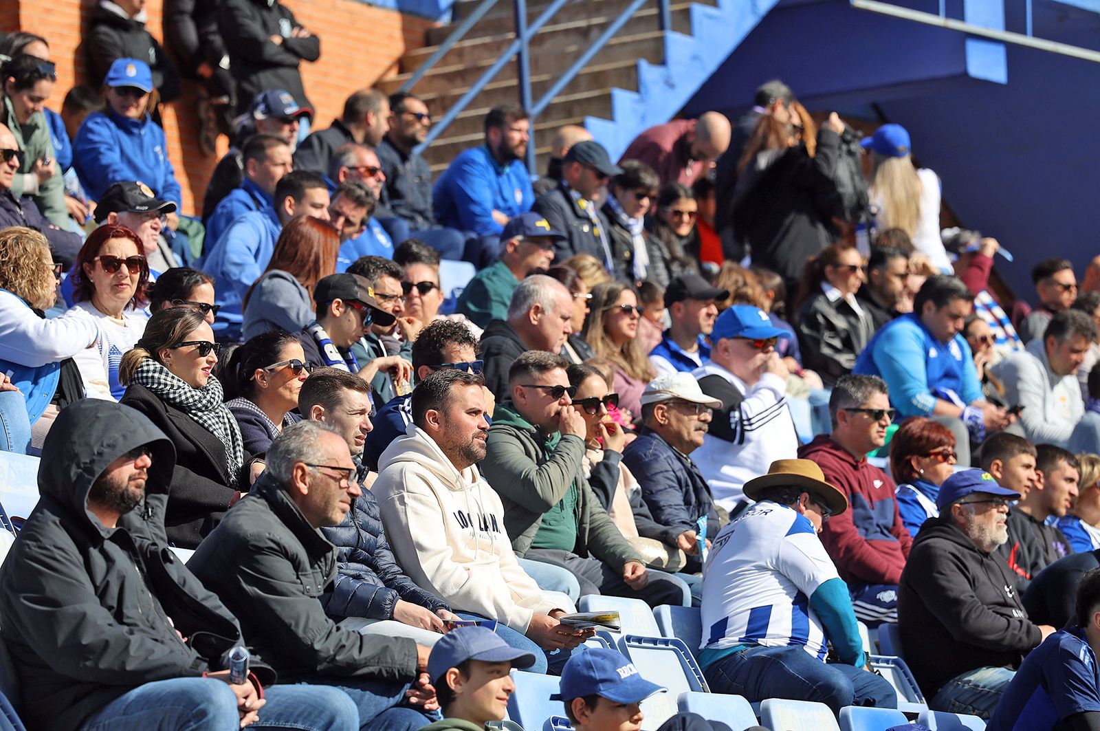 Búscate en las gradas del Nuevo Colombino en el Recre-Yeclano