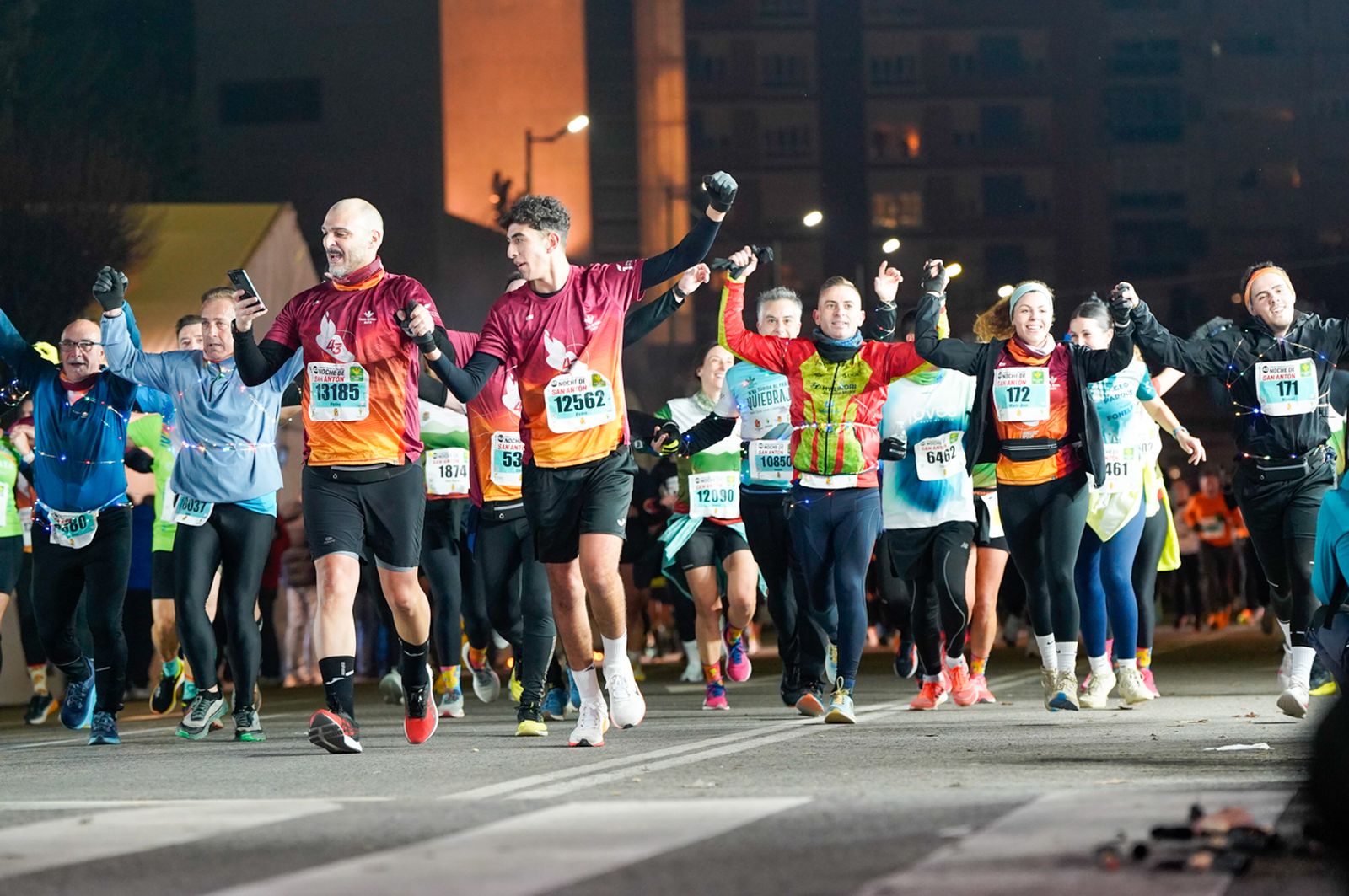 En imágenes: búscate en tu llegada a meta de la Carrera de San Antón 2026 (17)