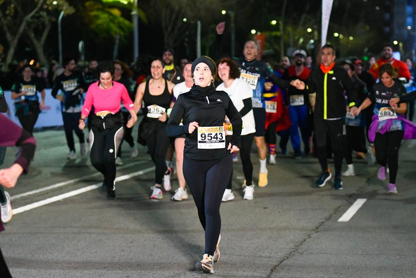 En imágenes: búscate en tu llegada a meta de la Carrera de San Antón 2025 (12)