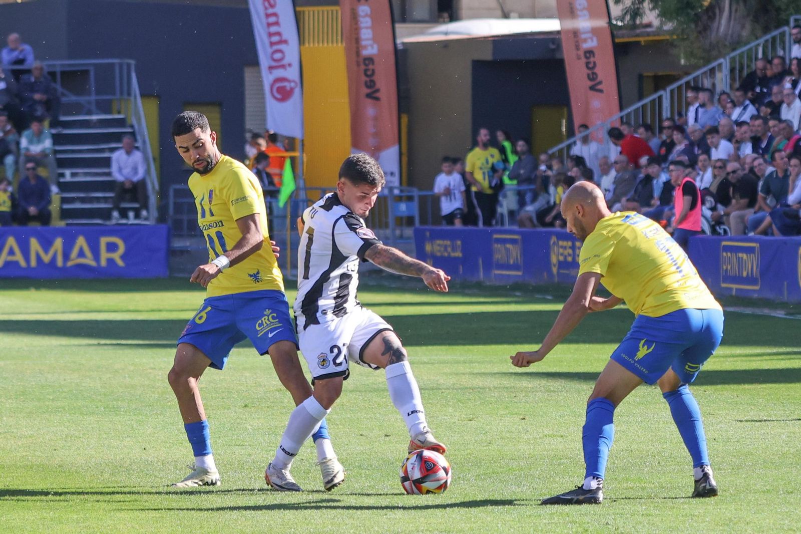 Las fotos del Orihuela-Balona de Segunda Federación (1-2)