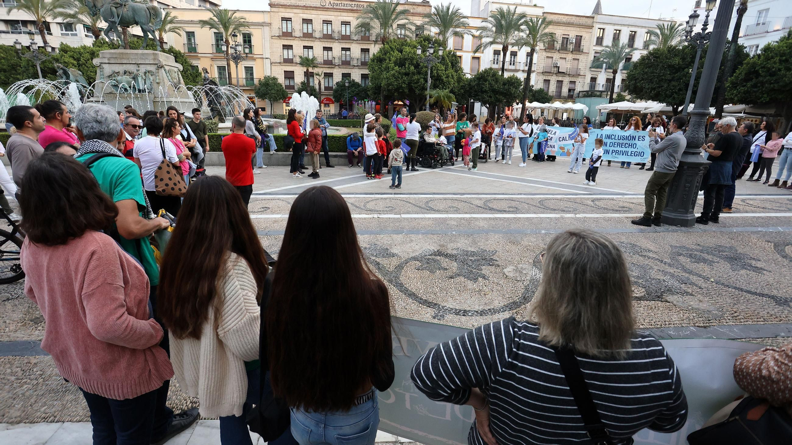 Manifestación de la Flampa de Jerez contra las faltas de recursos por necesidades especiales