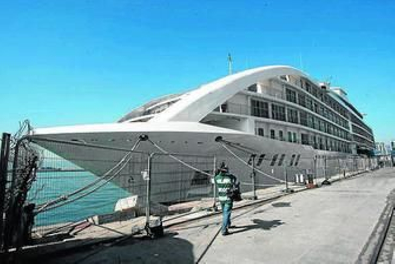 El 'Sunborn', a su llegada a Gibraltar.