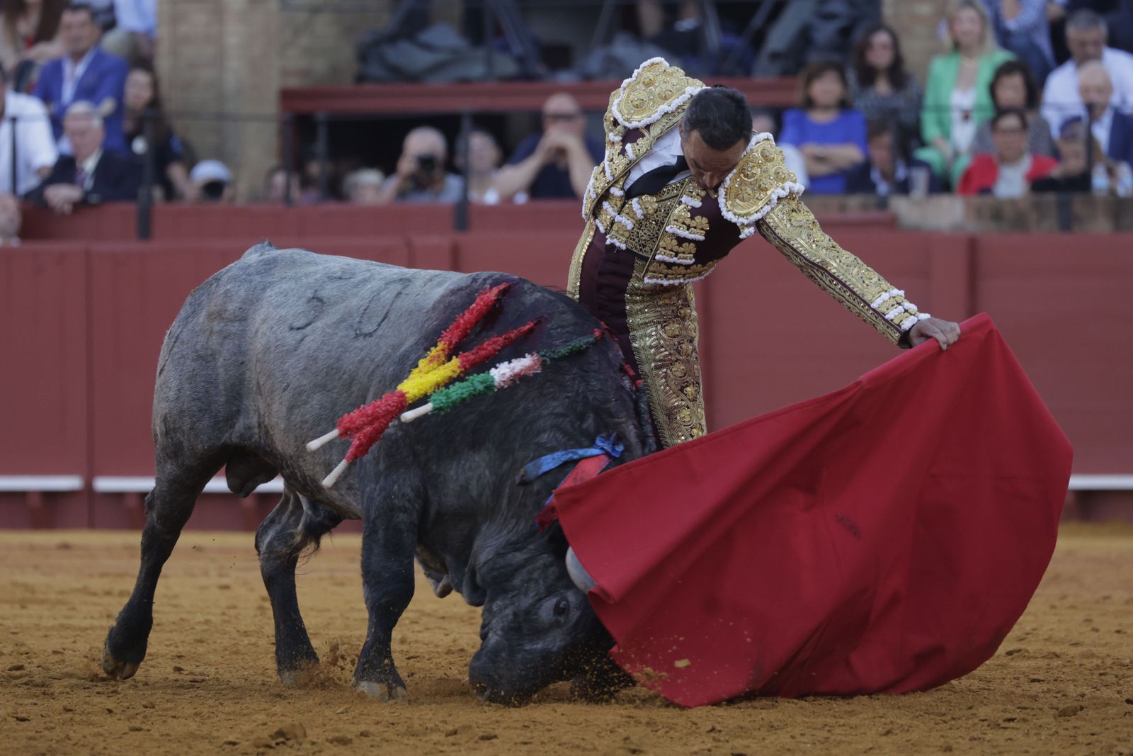 Las imágenes de la corrida de los Victorinos en la Maestranza de Sevilla
