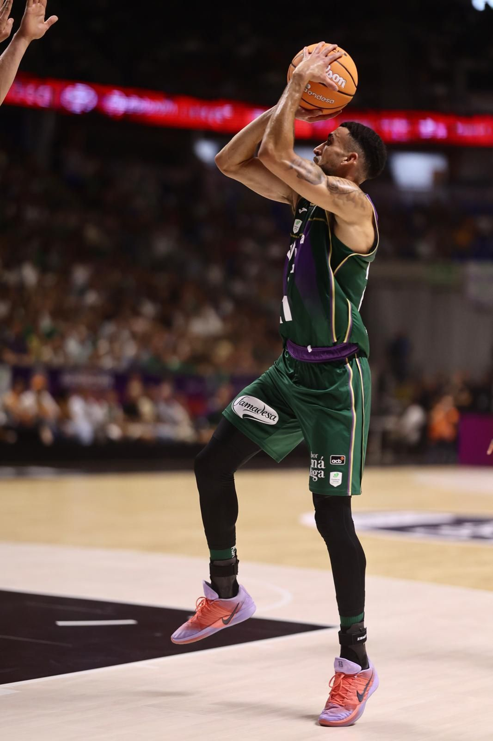 El Unicaja - Valencia Basket de la Supercopa, en fotos