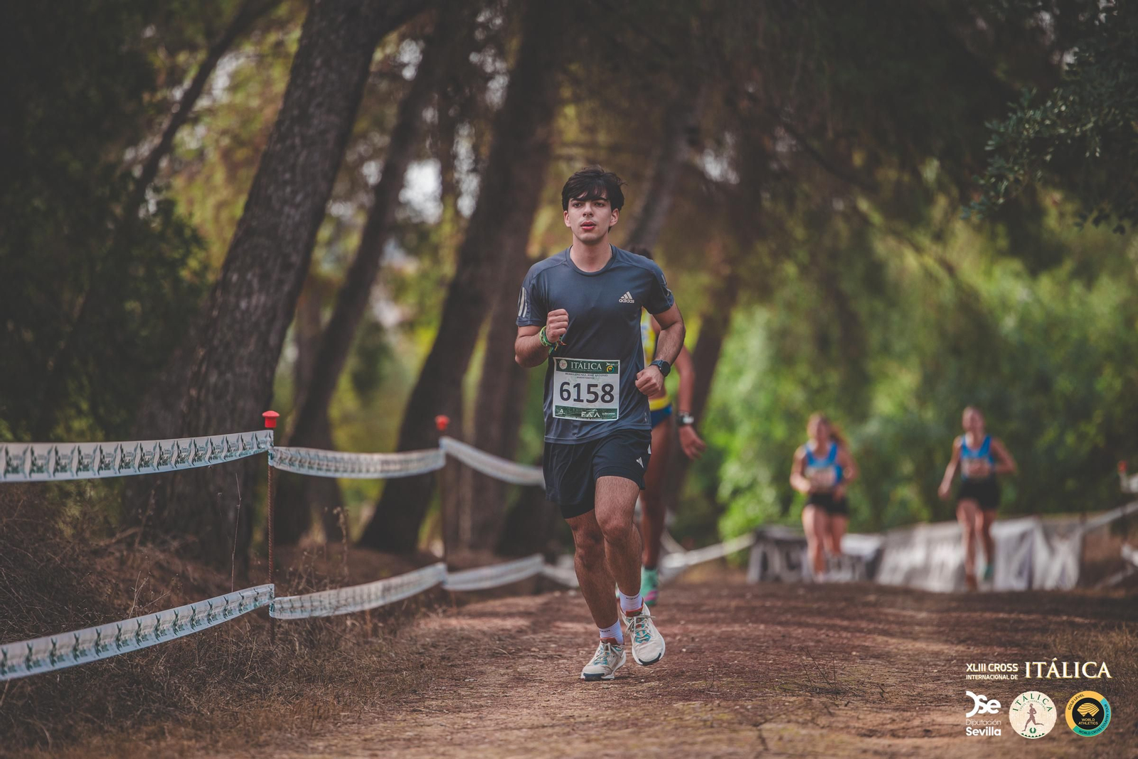 Búscate en las fotos del Cross de Itálica 2025 | 4