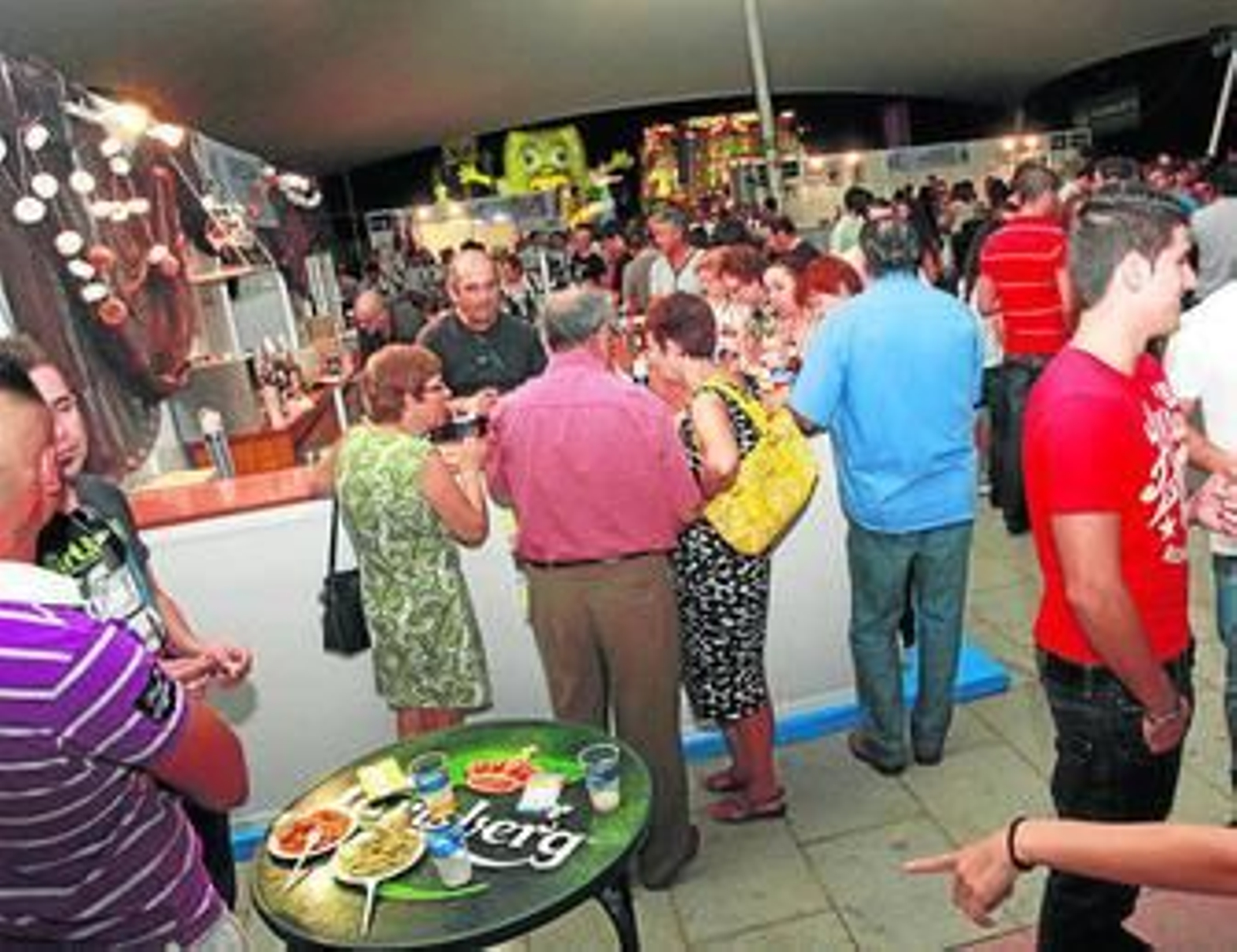Panorámica general de la feria, que se celebra en las carpas de la Avenida de Andalucía.