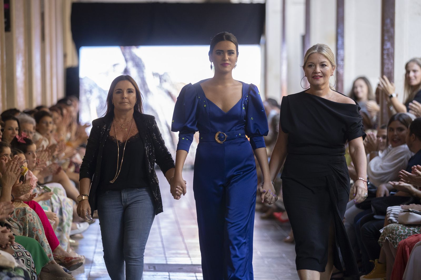 Imágenes del desfile 'Huelva provincia de moda' en la Gran Vía