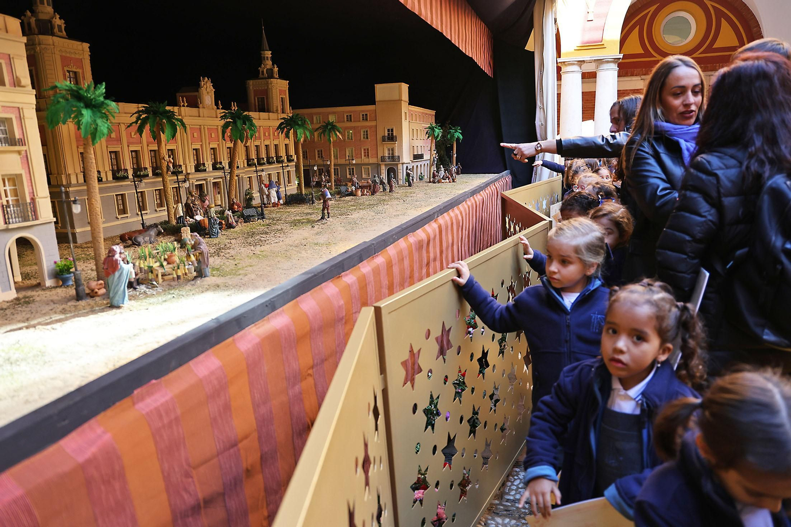 Imágenes de la inauguración del Belén del Ayuntamiento de Huelva