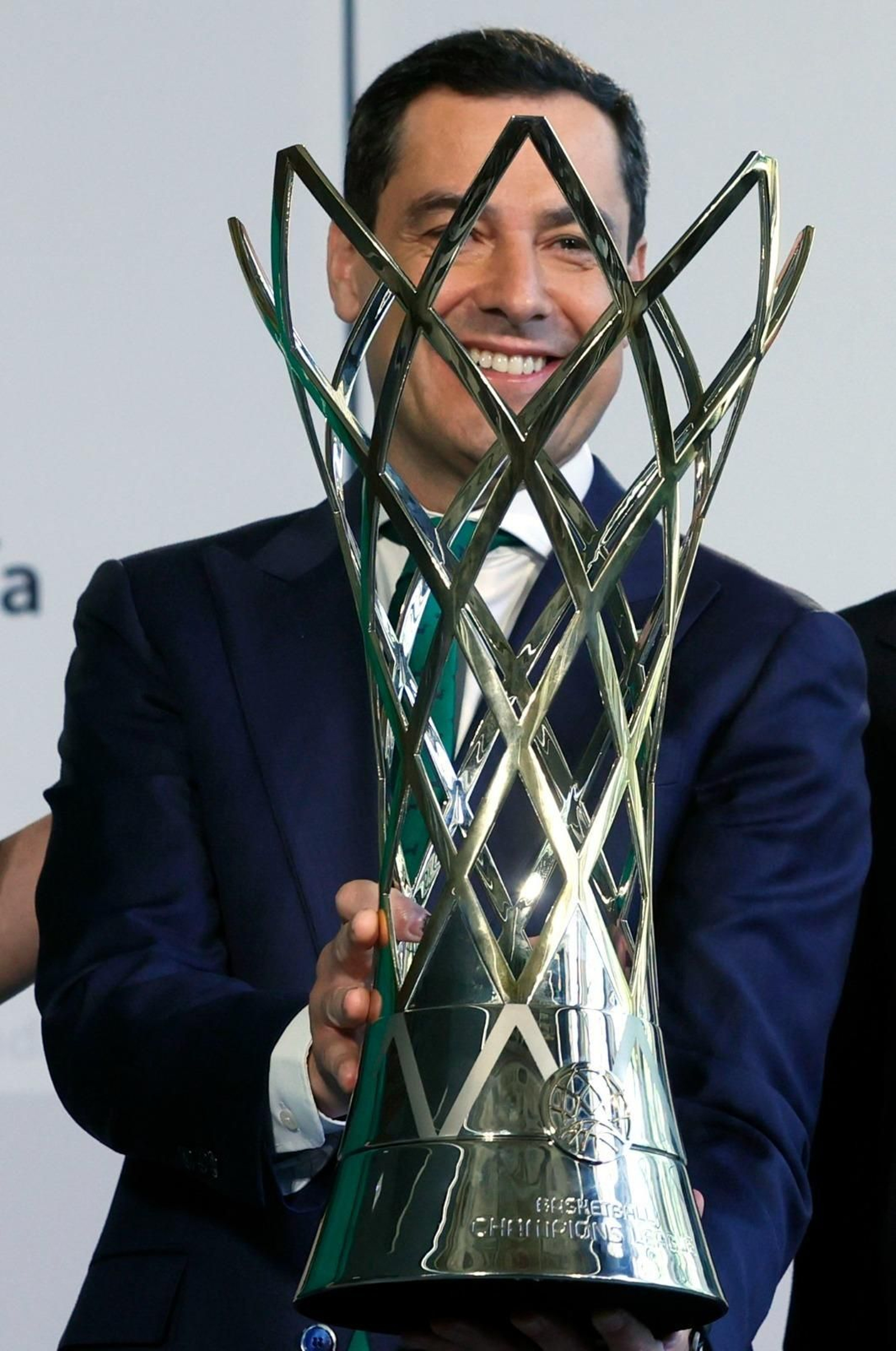 La recepción de Juanma Moreno al Unicaja en San Telmo, en fotos