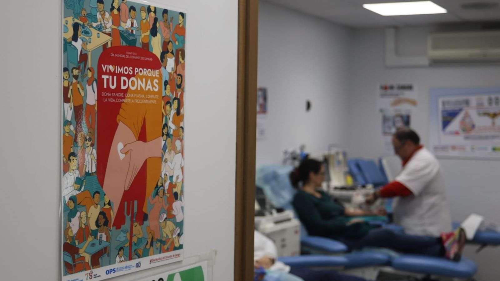 Puerta de entrada a la zona habilitada para las donaciones de sangre. Puerta de entrada a la zona habilitada para las donaciones de sangre.