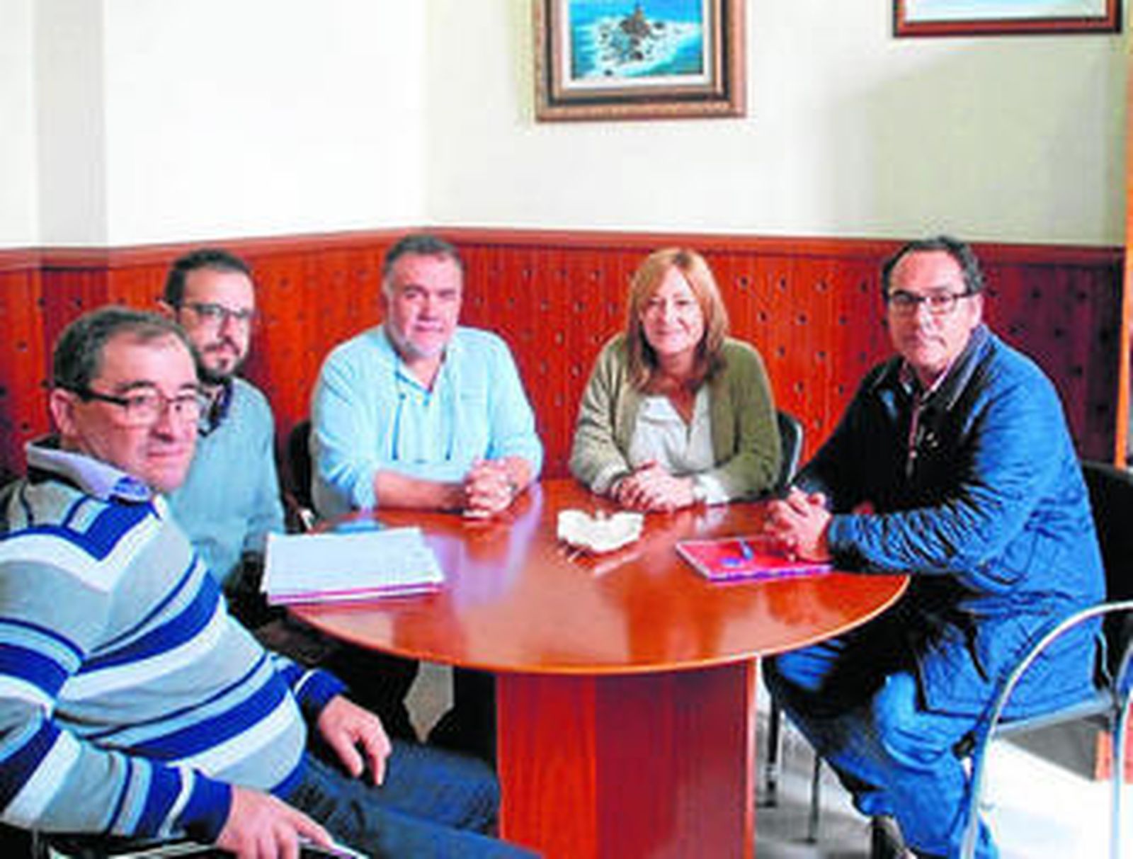 La alcaldesa, el concejal y representantes de Asaja-Almería.