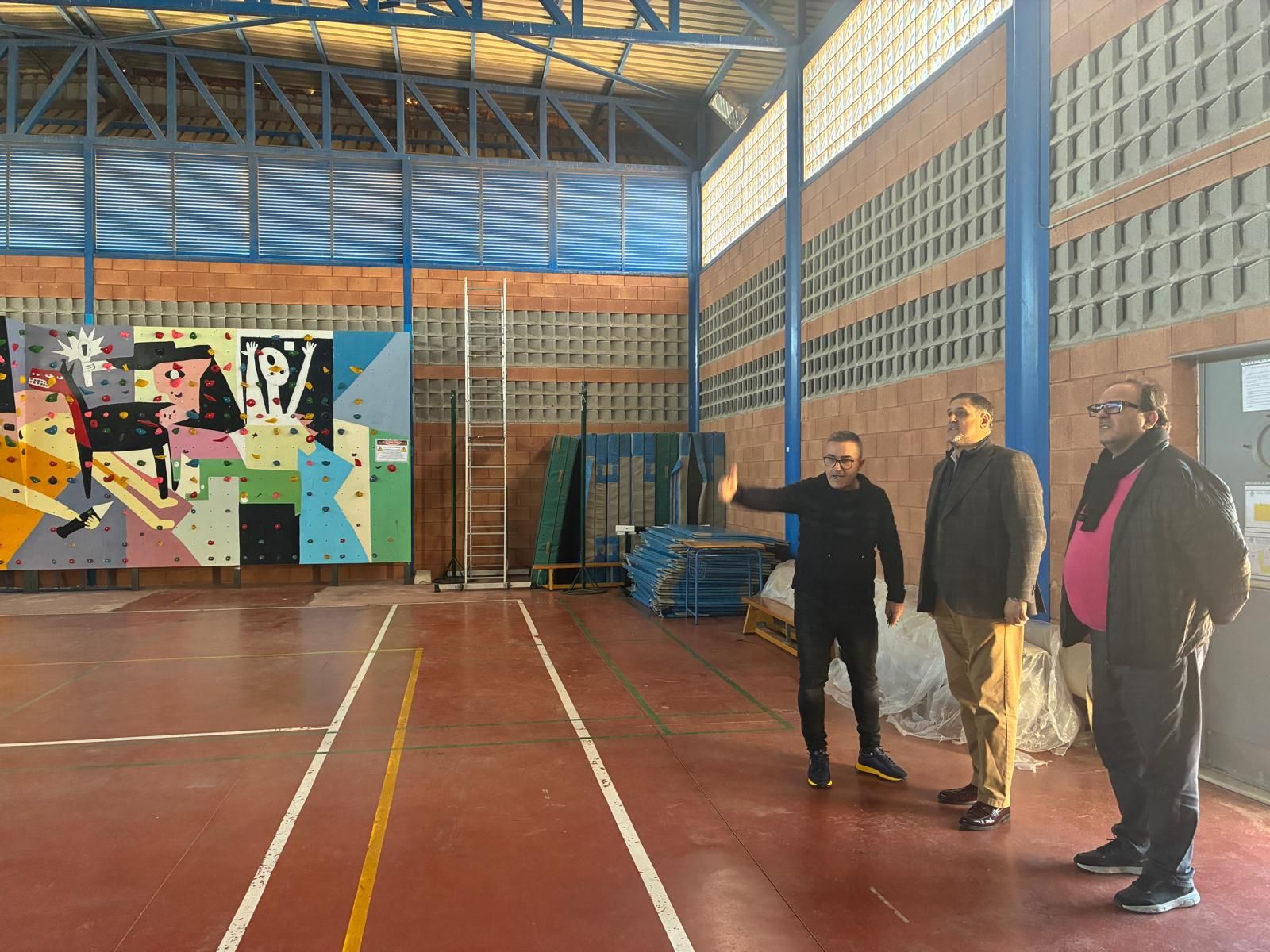 Francisco Alonso durante su visita al IES El Alquián de Almería