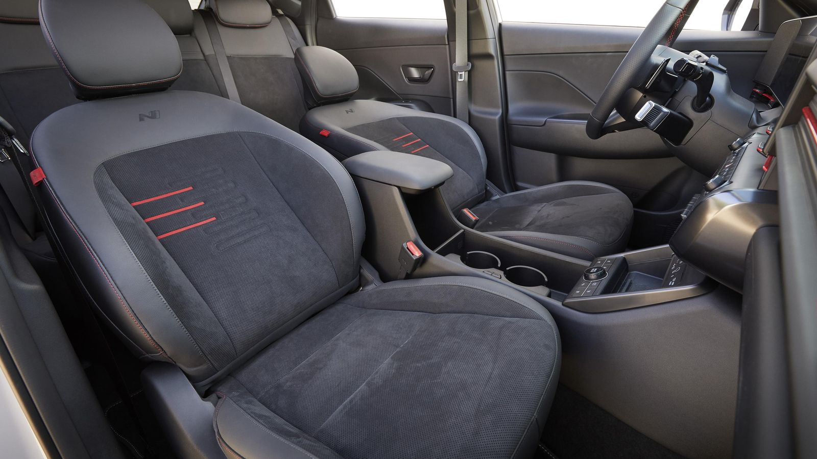 Reducir el grosor de los respaldos delanteros también permite contar con un mayor ángulo de inclinación de los mismos.