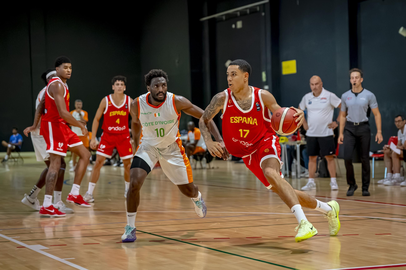 España B, con Álvaro Folgueiras, derrota a Costa de Marfil antes de venir a Málaga