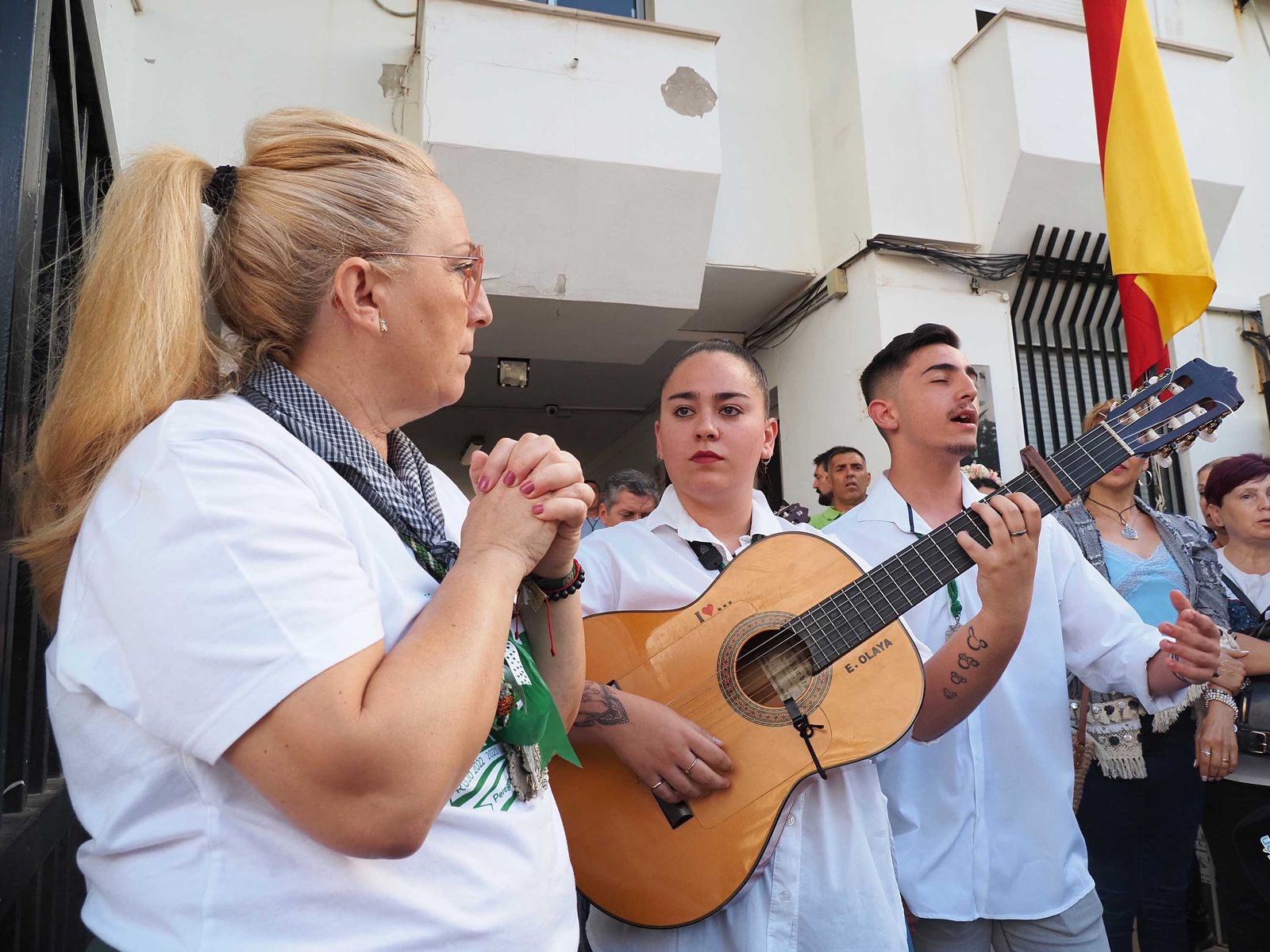 Salida de la Hermandad de Punta Umbría hacia El Rocío.