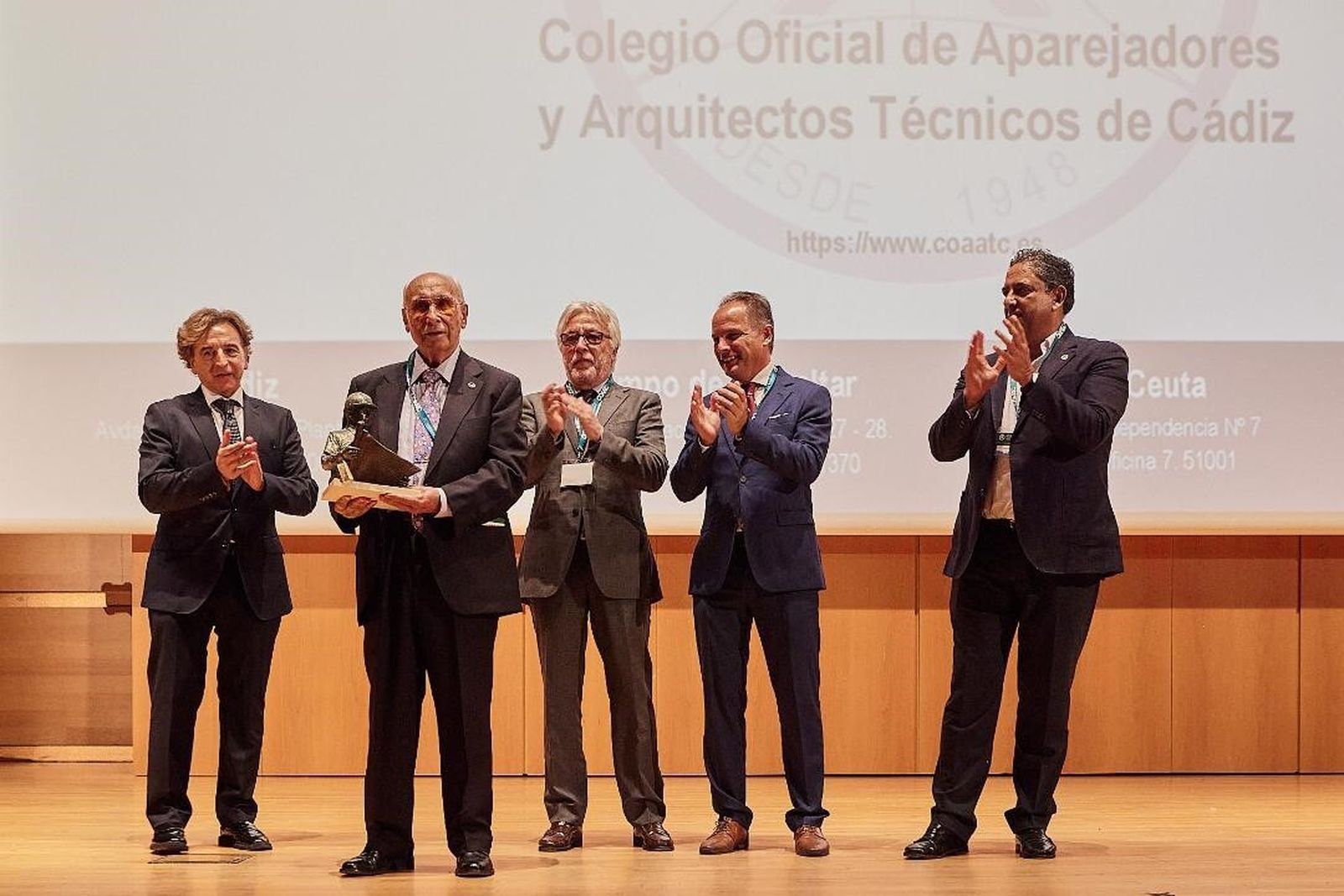 Alfredo Sanz, José Arcos, Melchor Izquierdo, Rafael  Luna y Diego Salas, durante la sesión.