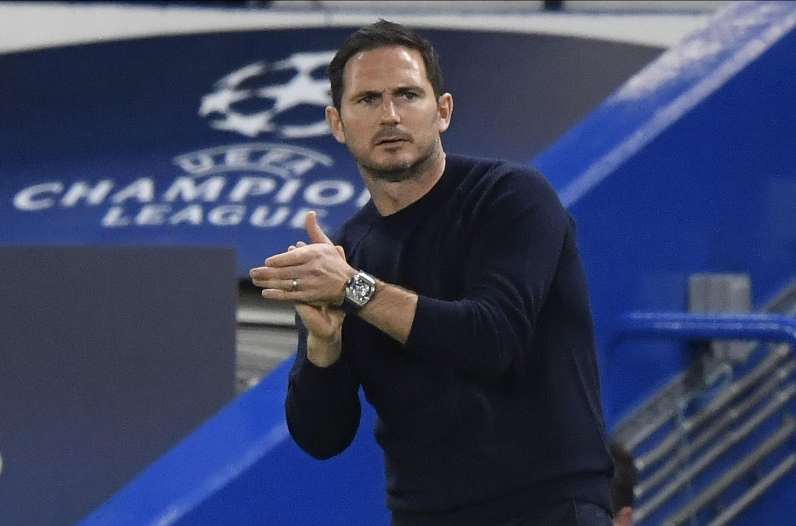 Frank Lampard anima a sus jugadores en el Chelsea-Sevilla, el 20 de octubre.
