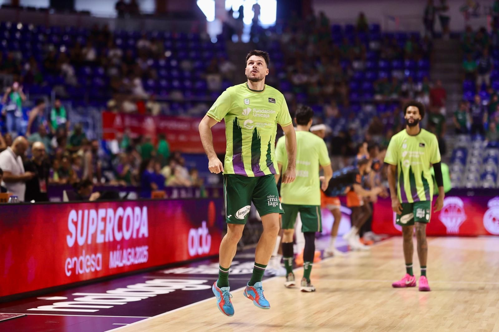 El Unicaja - Valencia Basket de la Supercopa, en fotos