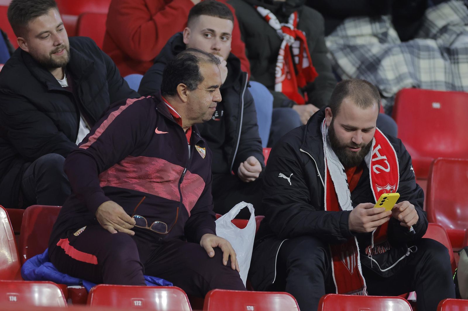 Búscate en las fotos del Sevilla fc - Osasuna