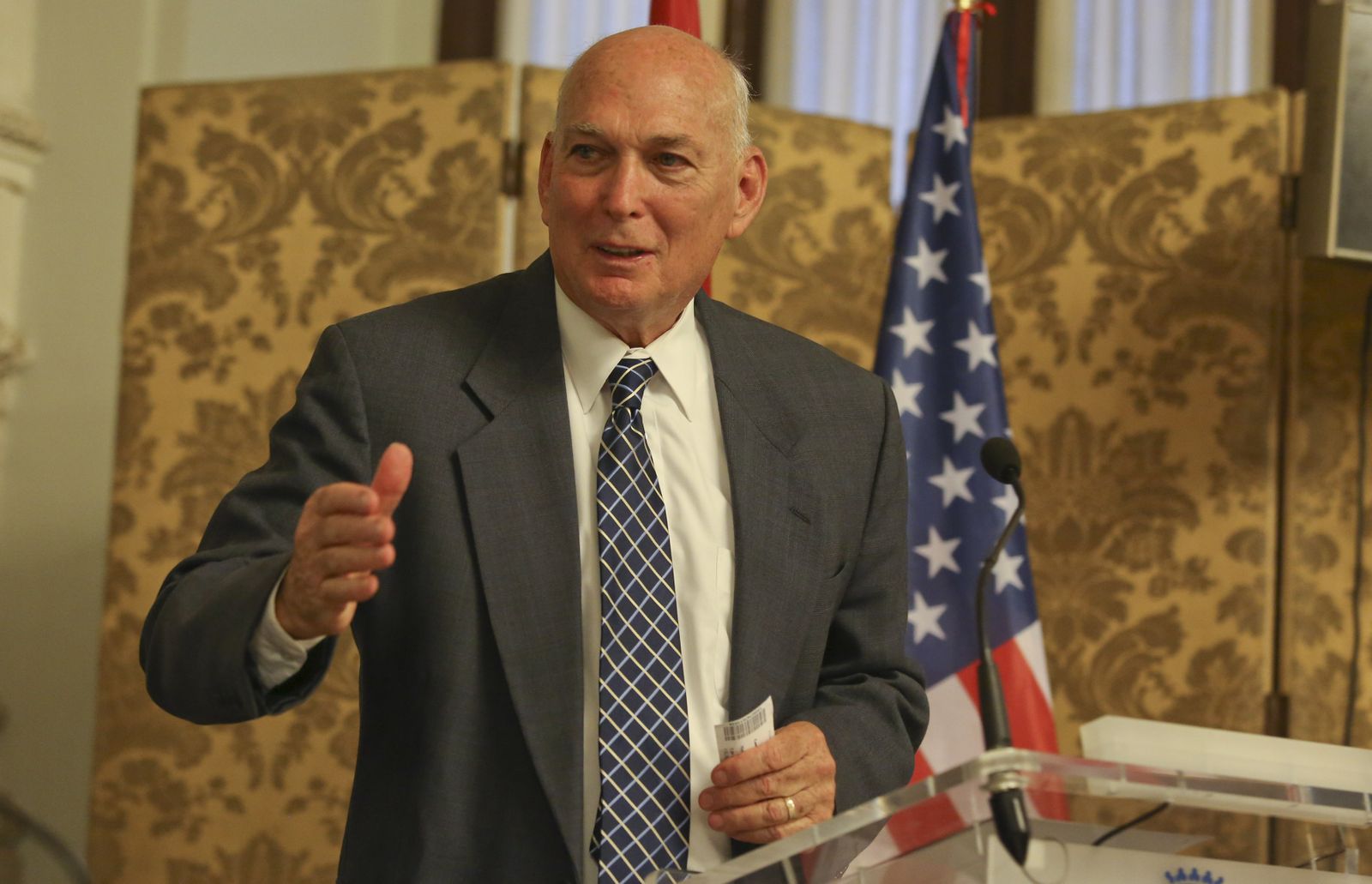 Gerald J. Fishman, este jueves, en el Salón de los Espejos del Ayuntamiento, donde pronunció su conferencia.