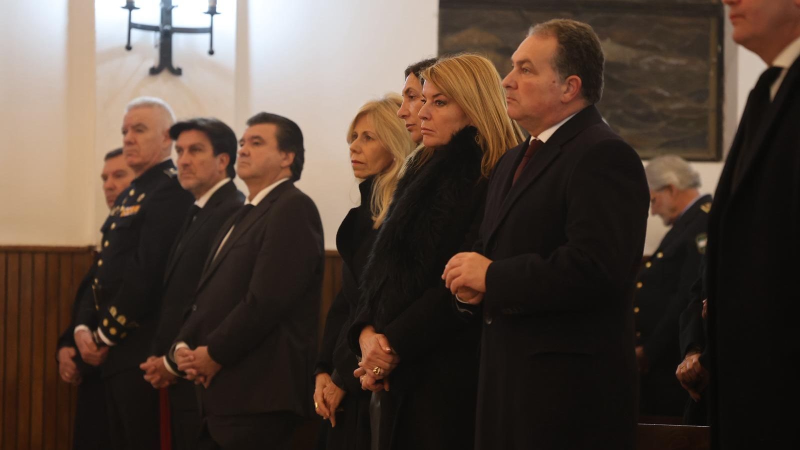 Representantes institucionales en la misa de San Sebastián.