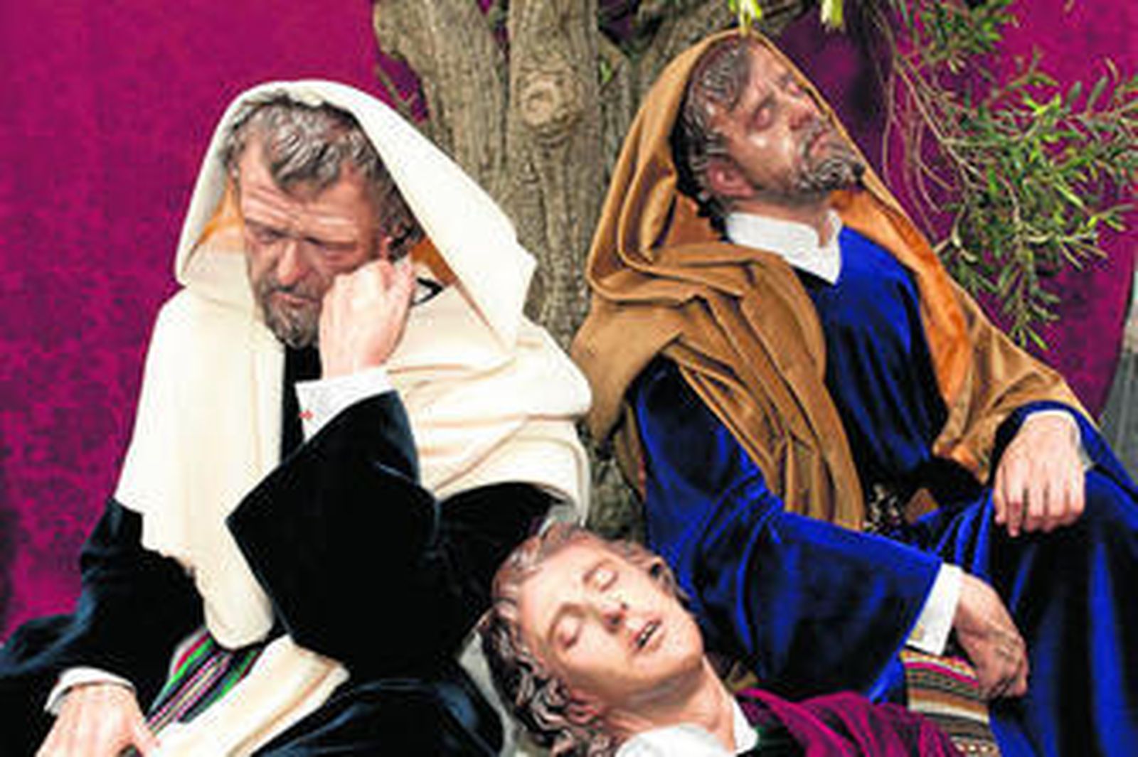 El conjunto escultórico de los tres apóstoles durmientes que la hermandad del Huerto estrenará el Martes Santo y que ayer tarde fueron bendecidos en la Pastora.