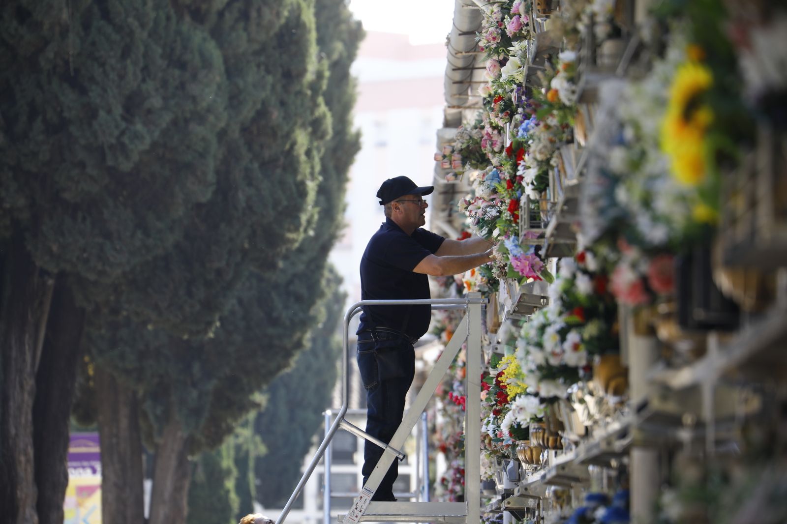 Las imágenes del día de Los Santos en los cementerios de Córdoba