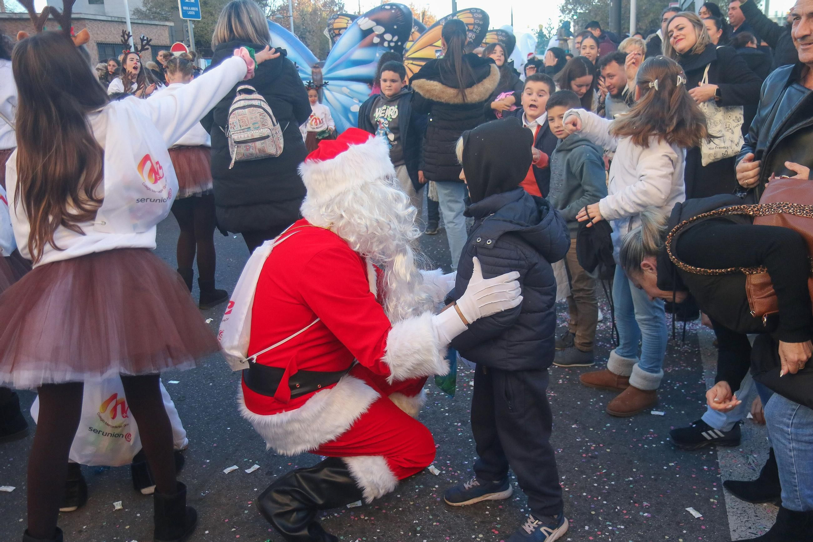 Las mejores imágenes de la cabalgata de Papá Noel en Granada
