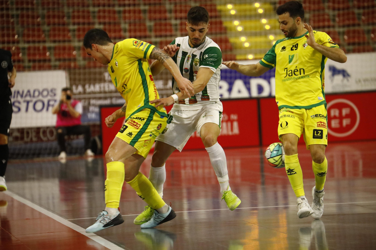 Las mejores fotos de la victoria del Córdoba Futsal ante el Jaén Paraíso Interior