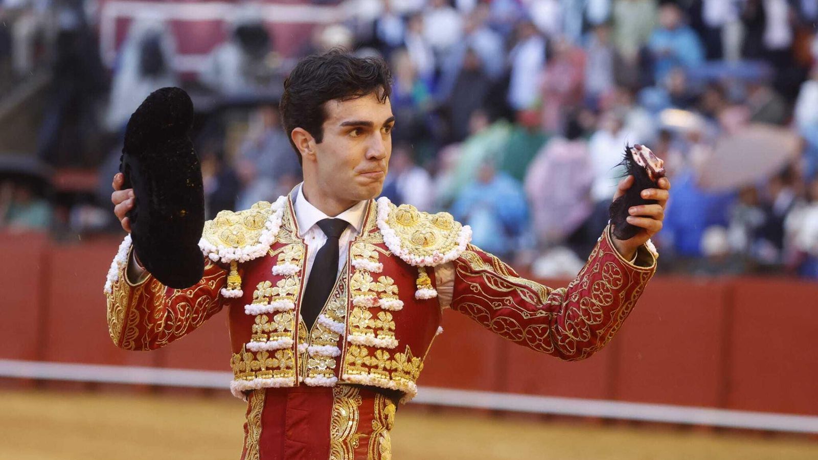 Tomás Rufo, con la oreja cortada al tercero.