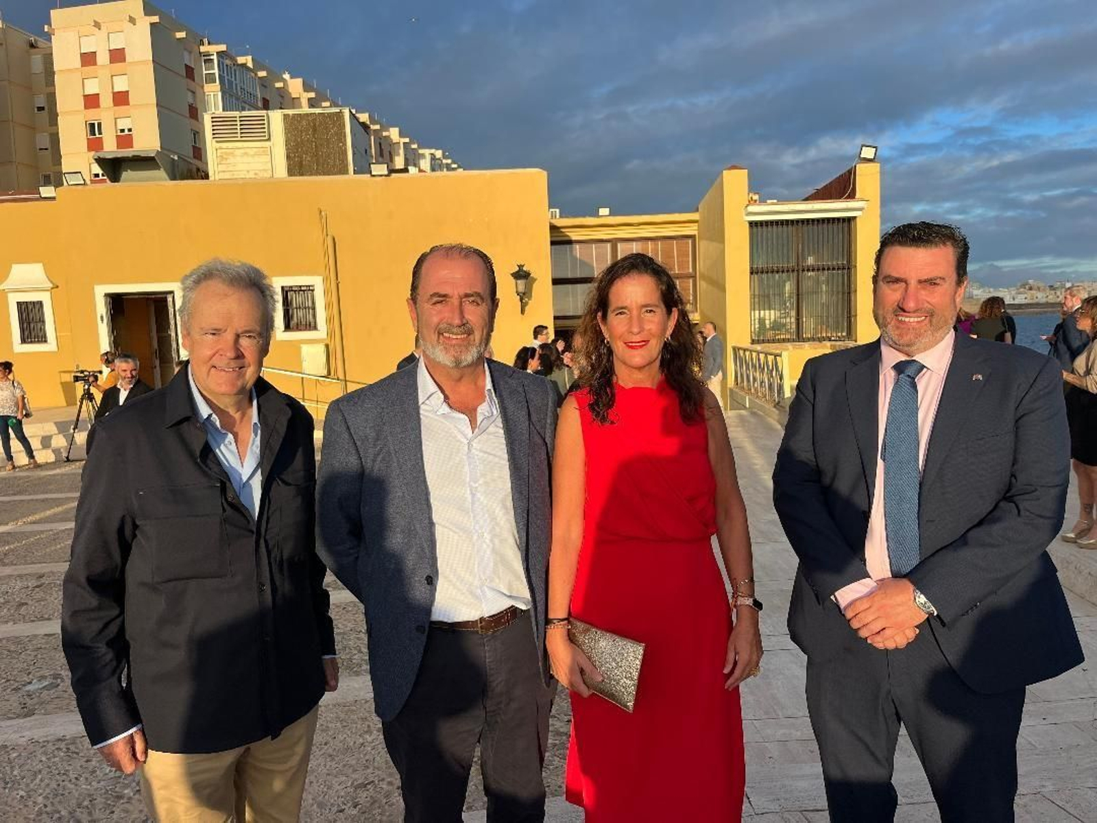 Agustín Romero, Salvador Espinosa, María Reyna y Patricio Poullet.