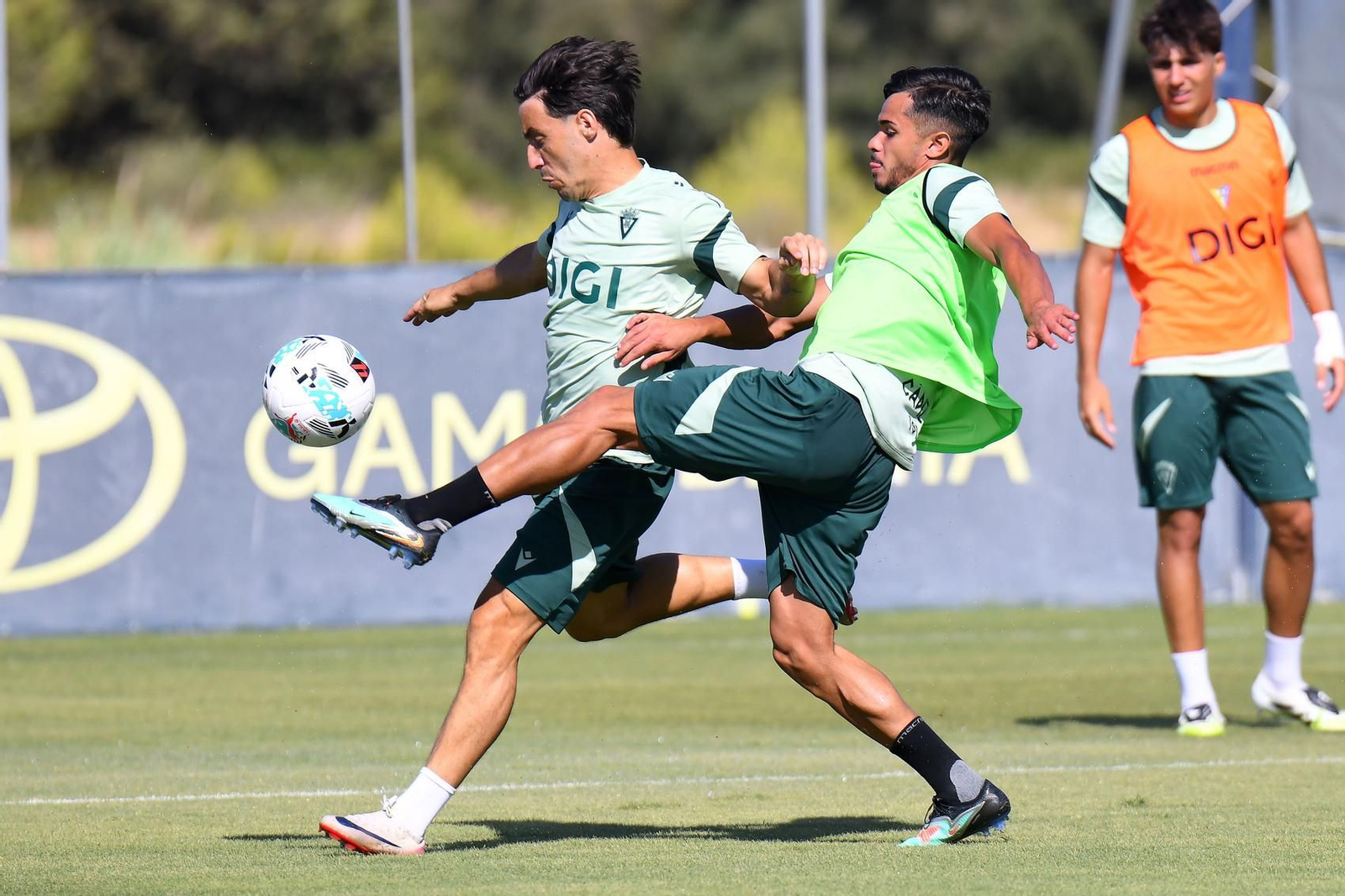 Un entrenamiento del Cádiz.