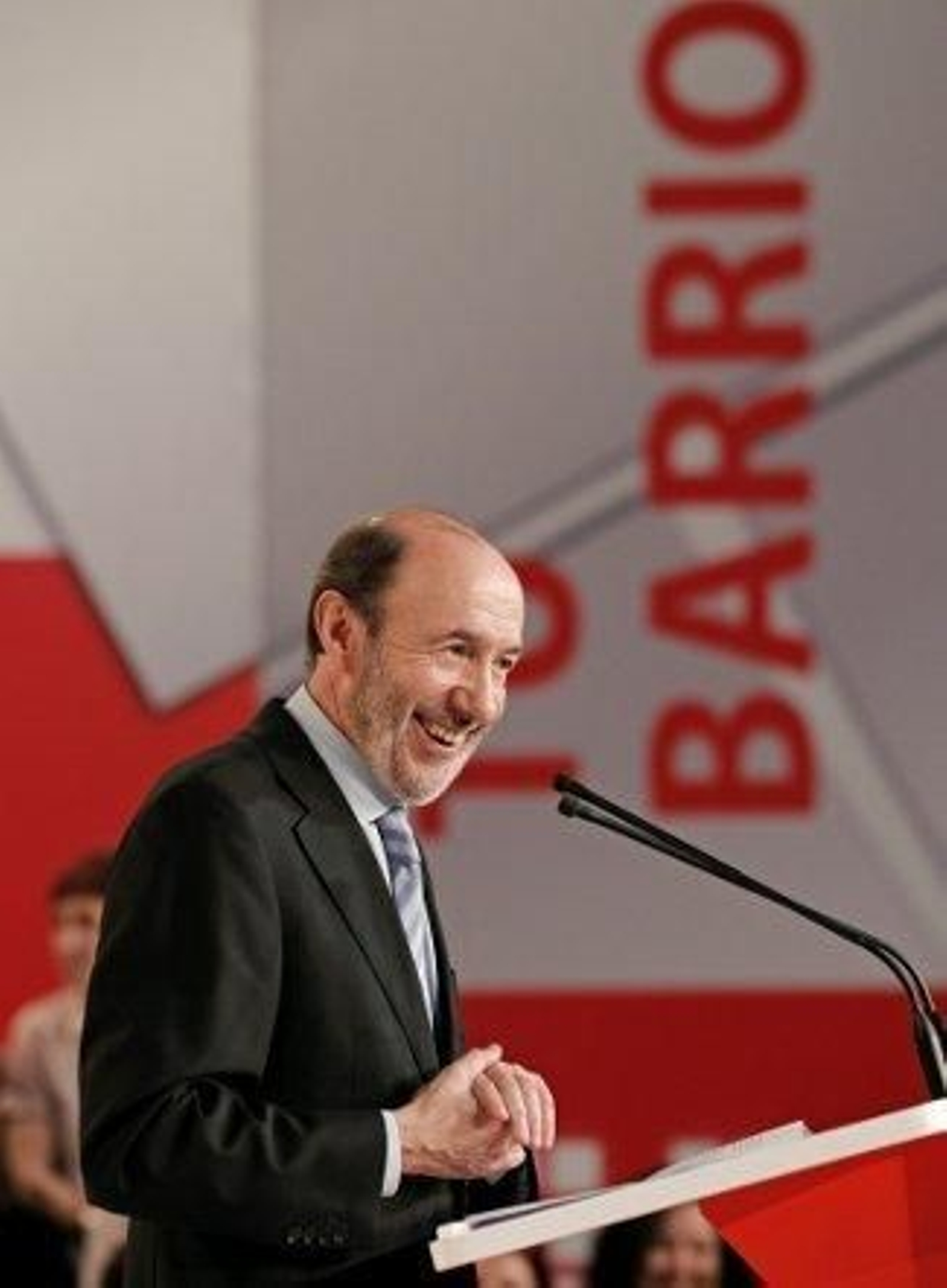 El PSOE prepara la pista de aterrizaje a Rubalcaba