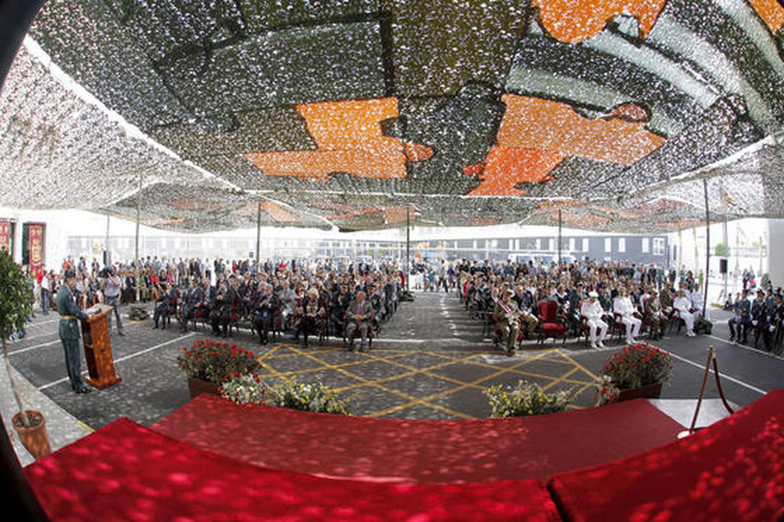 La Comandancia de la Guardia Civil de Cádiz celebra la festividad de su Patrona, la Virgen del Pilar.

Foto: Jesus Marin