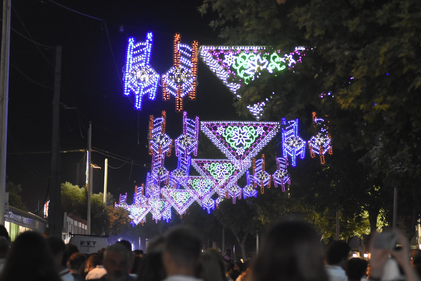 El encendido de la portada de la Feria de Córdoba, en fotografías