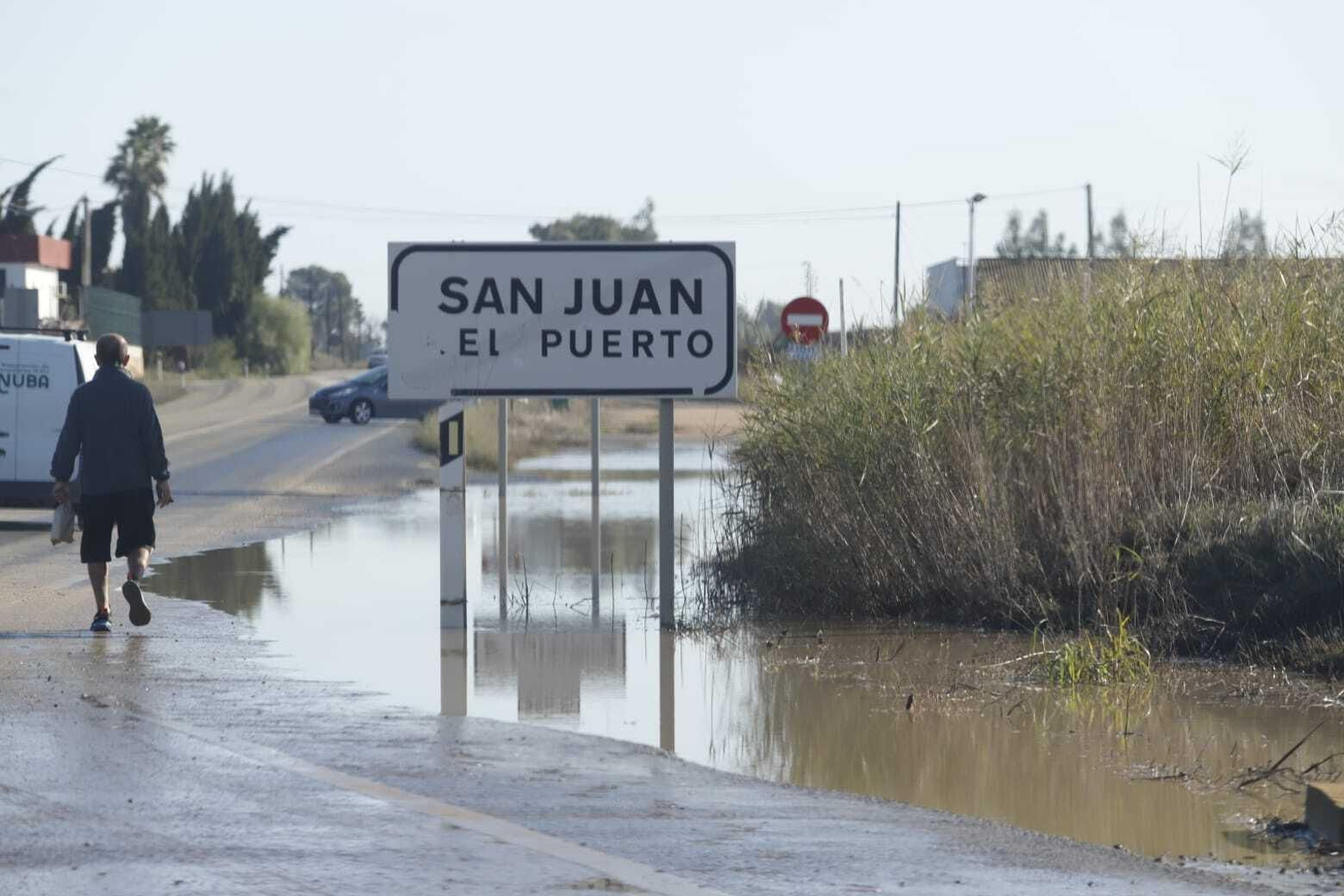 Las imágenes de las grandes inundaciones en Los Palmares entre San Juan y Trigueros