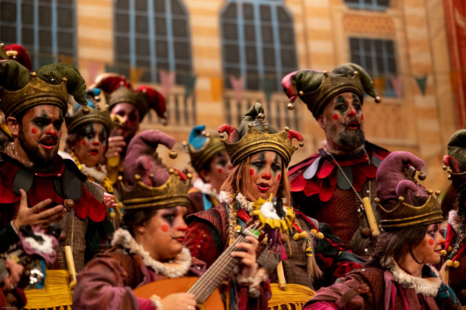 Coro 'La fiesta de los locos'