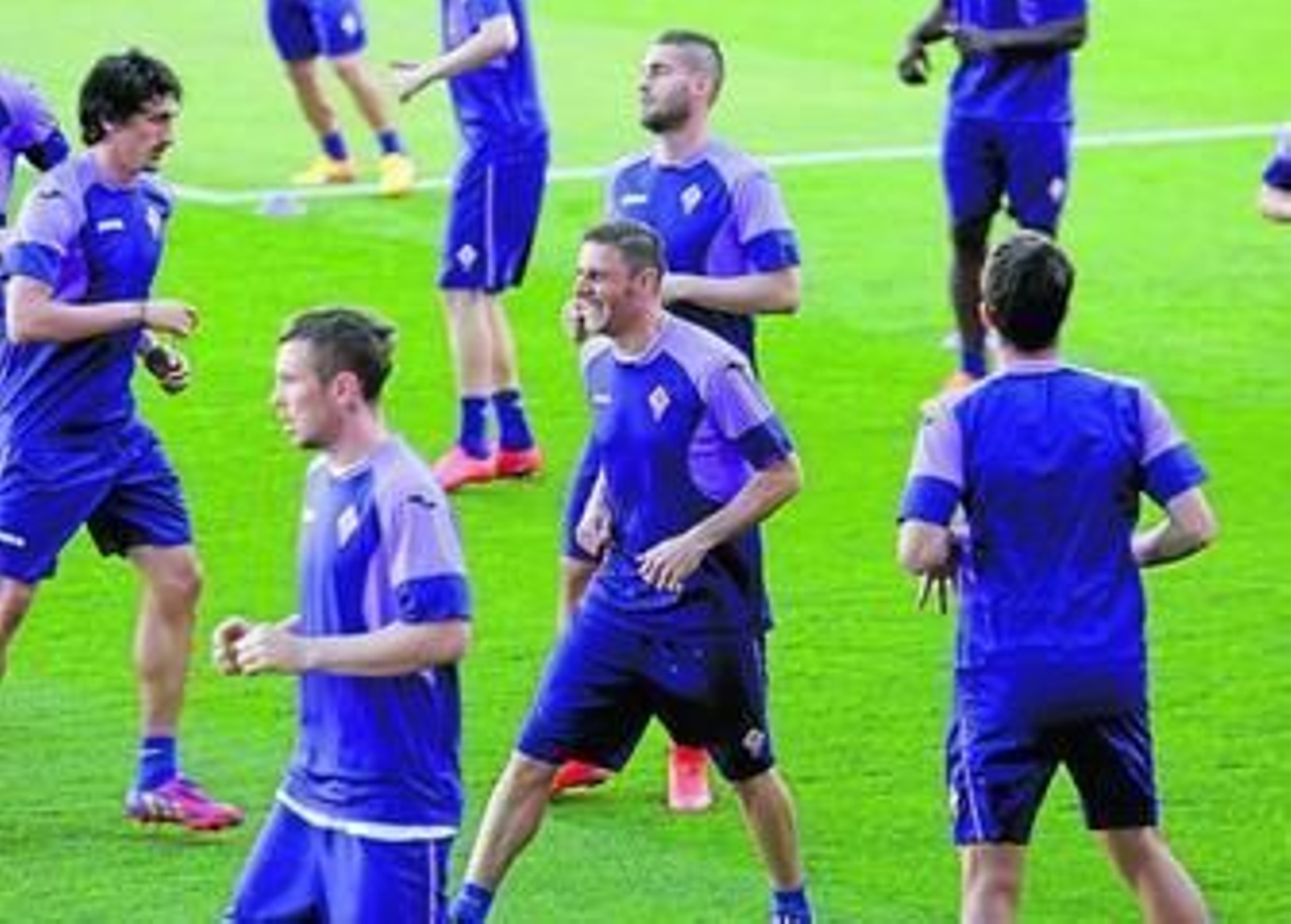 Joaquín, atracción en su regreso a Sevilla, sonríe en el entrenamiento de ayer de la Fiorentina en Nervión.