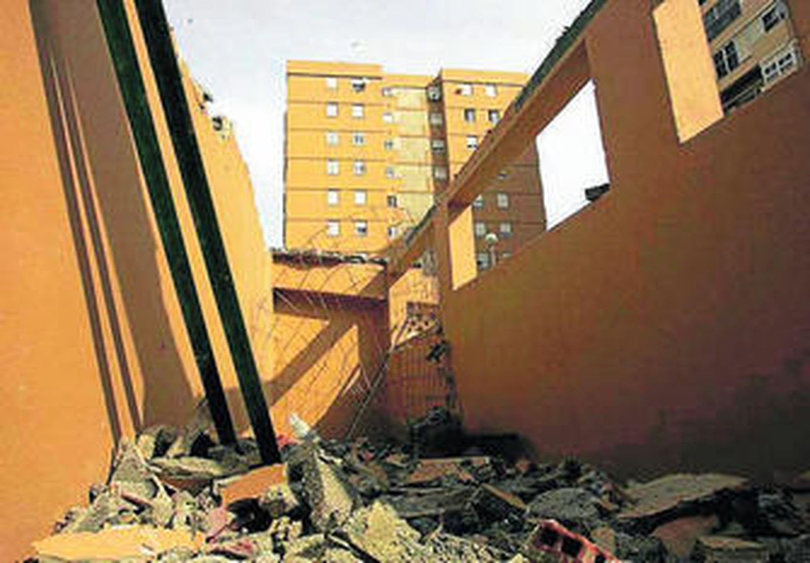 Imagen de parte de los trabajos de derribo.