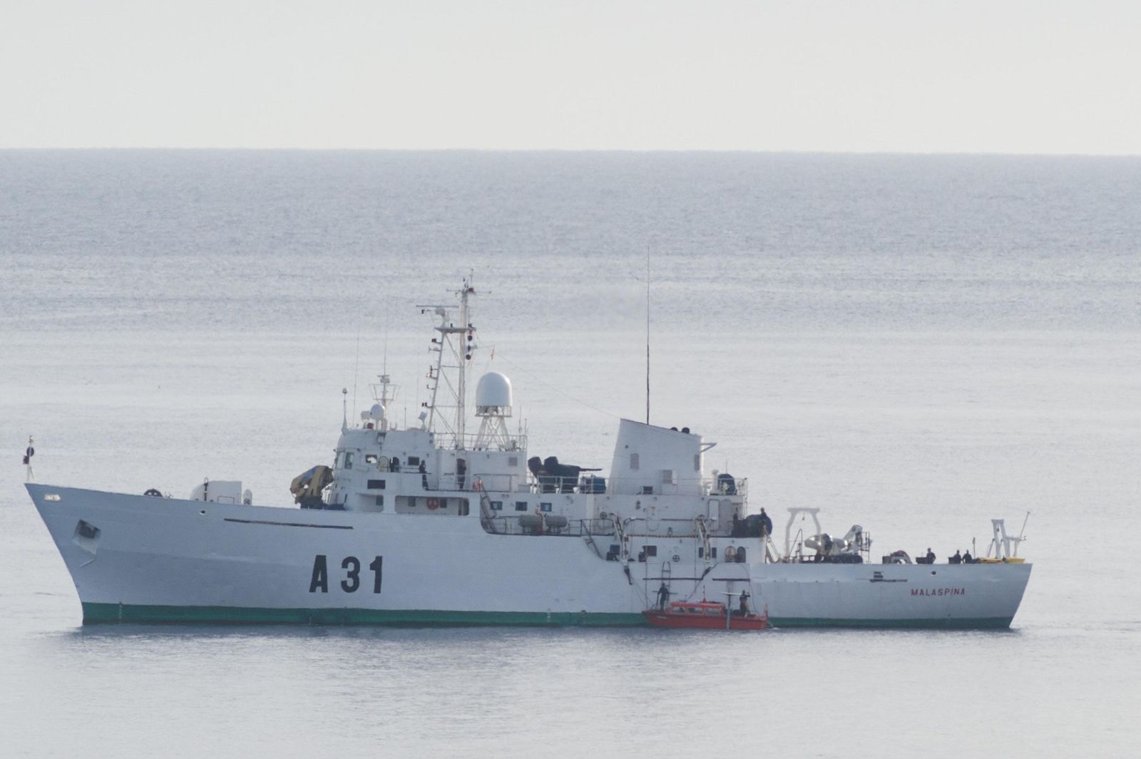 El buque hidrográfico Malaspina en una de sus operativas