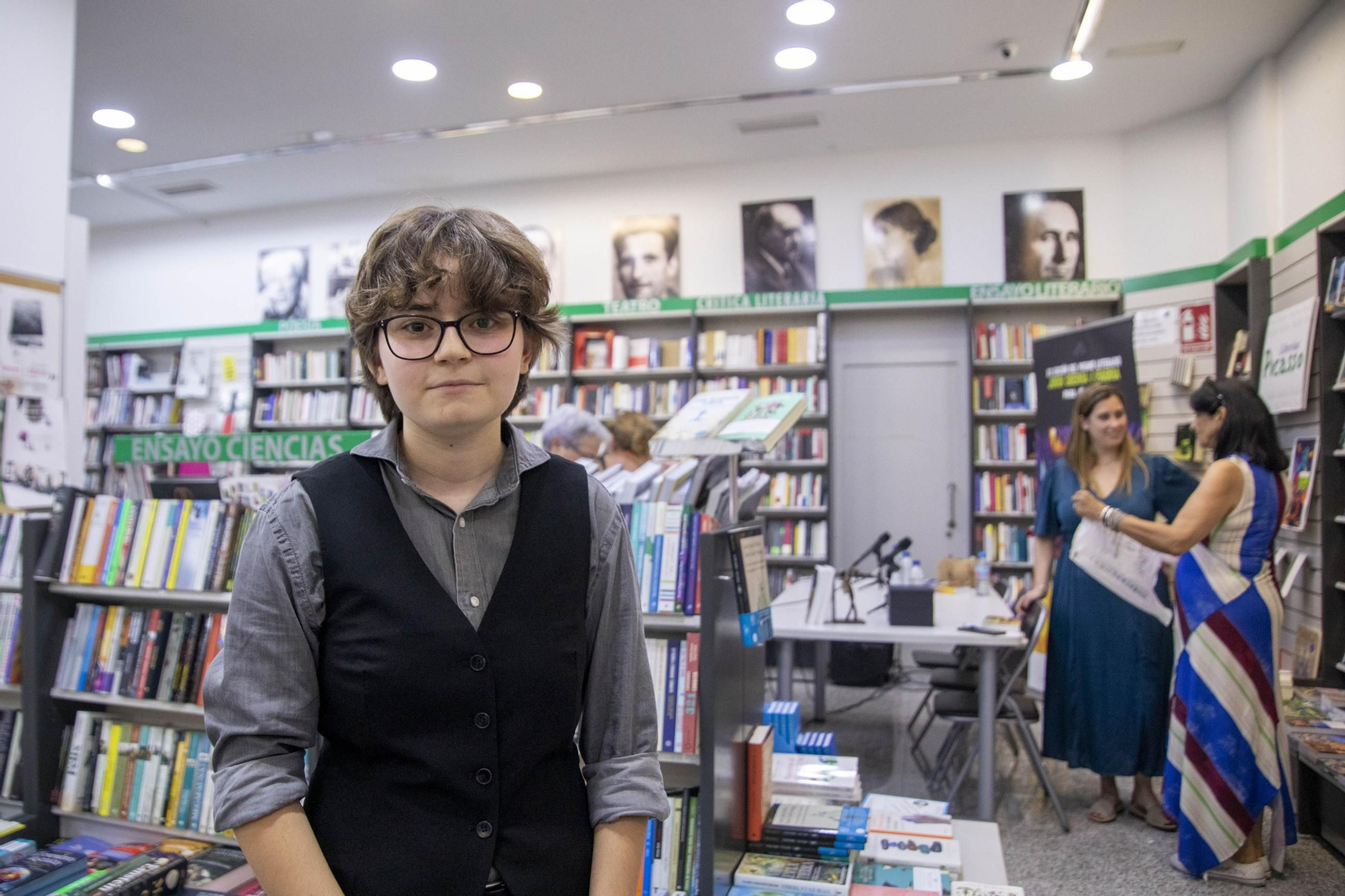 Helena Moreno Padilla recibe el XX Premio Jordi Sierra Fabra para jóvenes escritores en la Librería Picasso de Almería