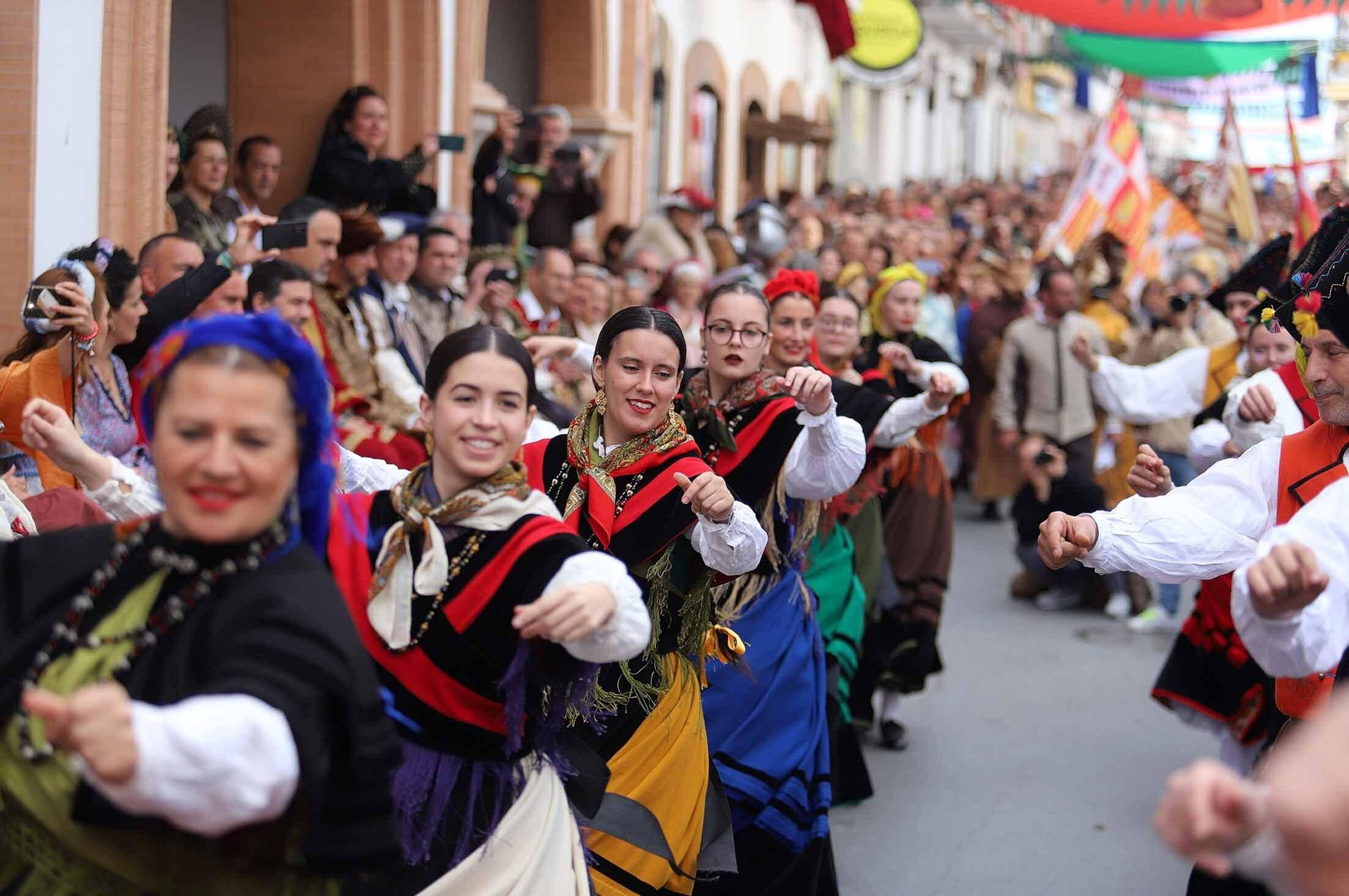 Imágenes del gran ambiente en la Feria Medieval de Palos de la Frontera, Huelva