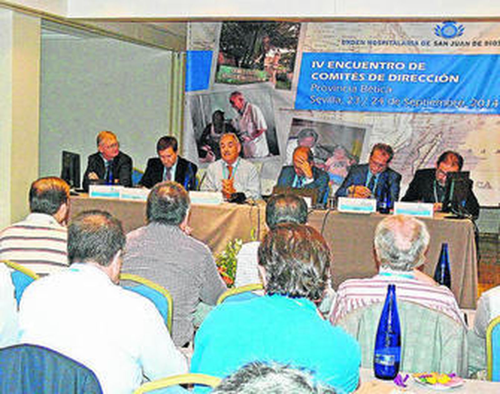 El encuentro acogió también una mesa redonda con directores de distintos medios.