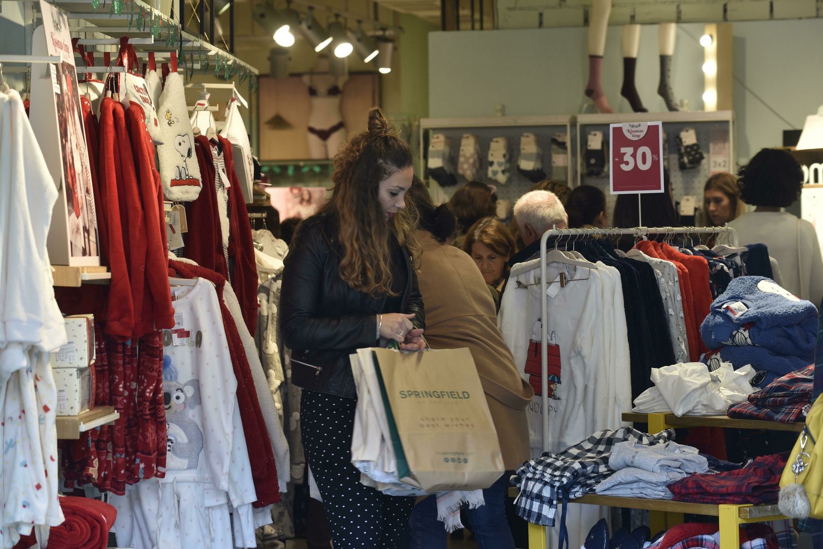 Los sevillanos inundan las tiendas este Black Friday