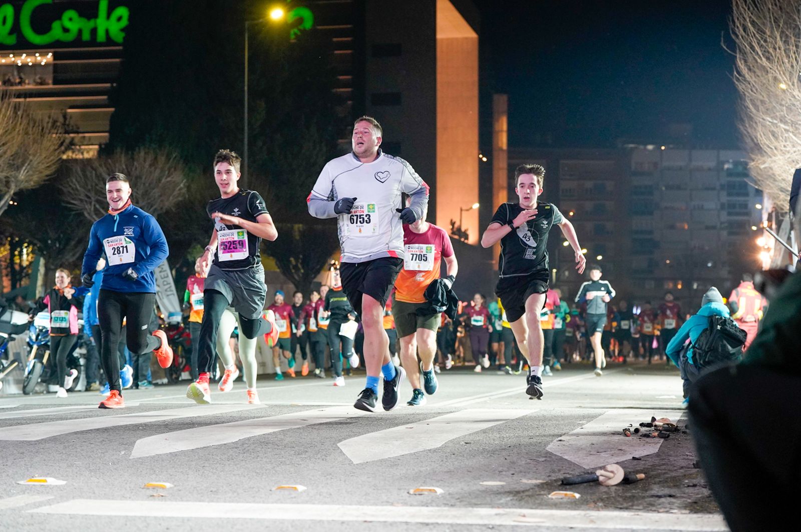 En imágenes: búscate en tu llegada a meta de la Carrera de San Antón 2026 (18)