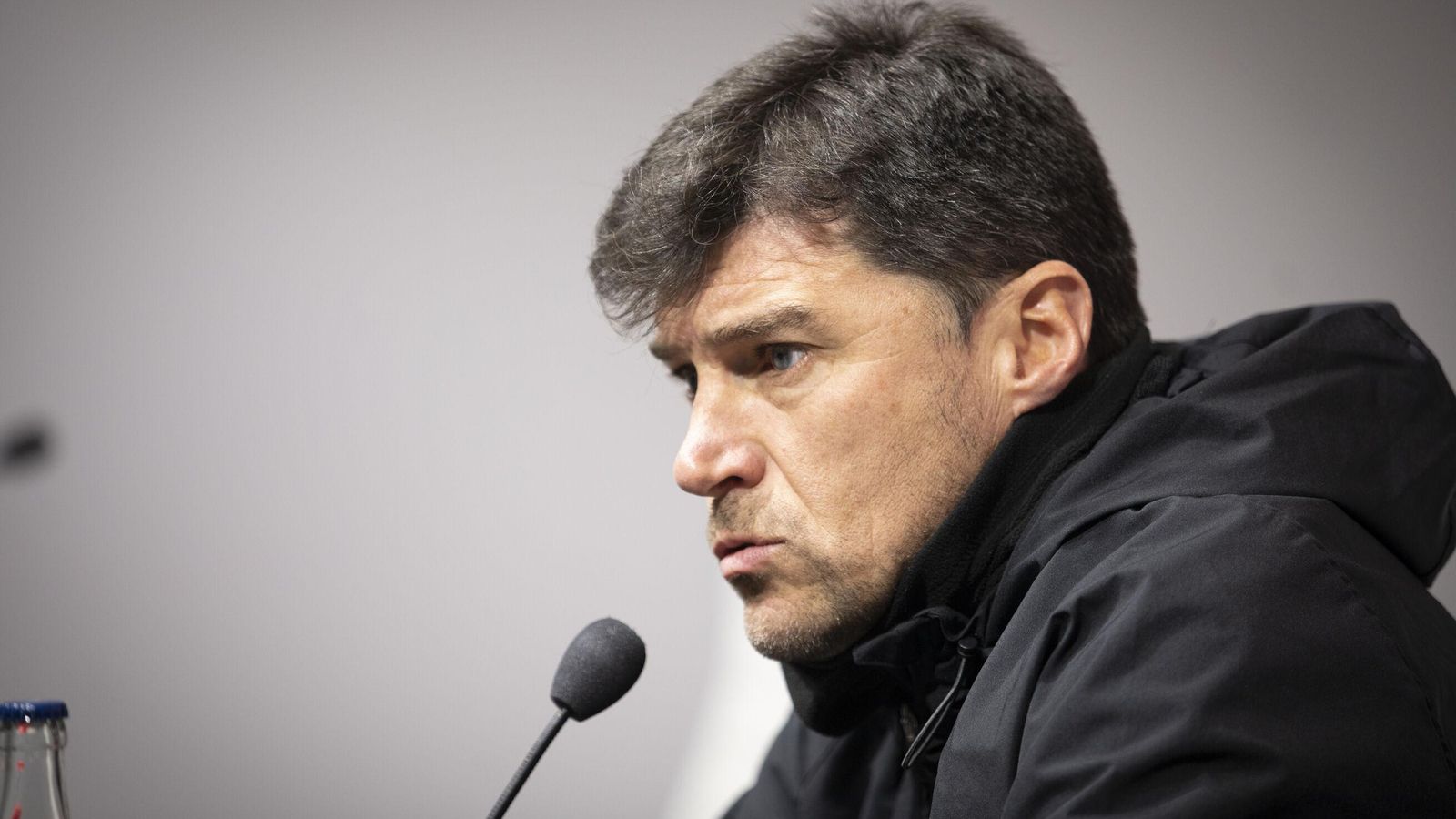 El técnico uruguayo asegura que "respeta "muchísimo al rival".