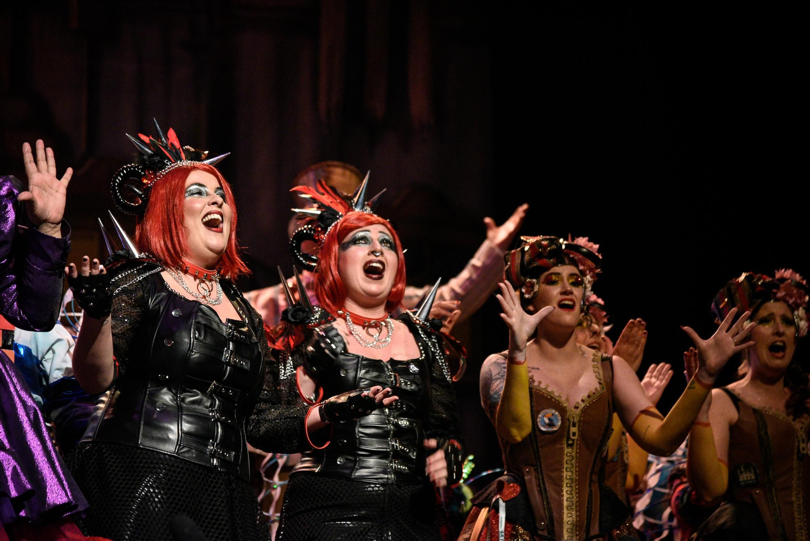 Imágenes del coro Así soy yo (Final del Carnaval Colombino de Huelva)