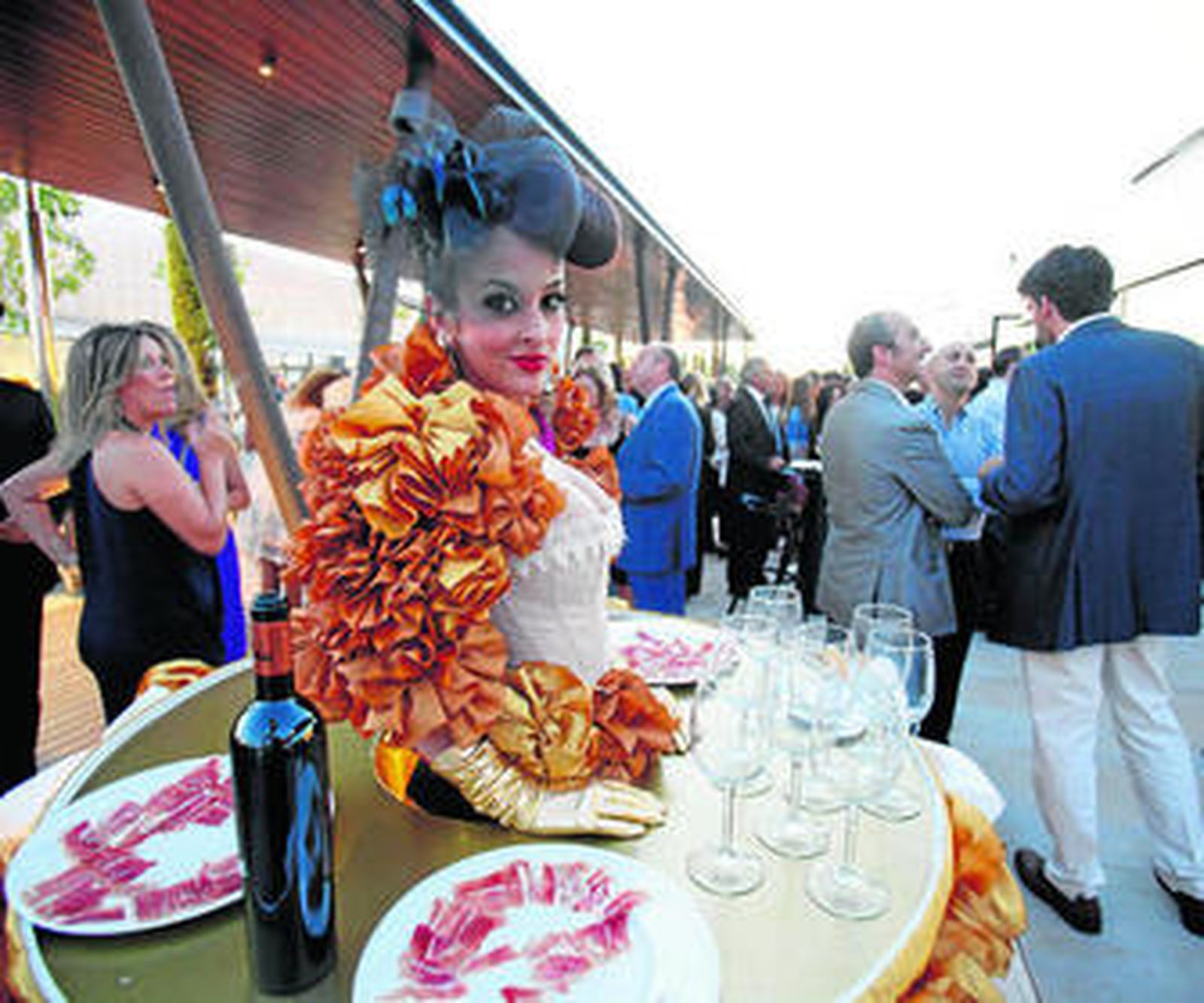 El Serrallo Plaza es el marco del nuevo restaurante.